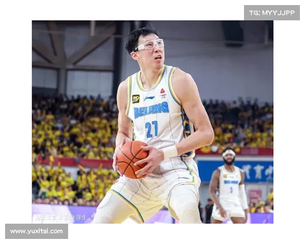 周琦重返新疆男篮引热议合同细节球队定位与未来前景成焦点 周琦重返新疆男篮引热议合同细节球队定位与未来前景成焦点