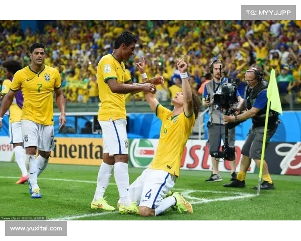 大卫路易斯在场上职责解析及其战术作用的深度剖析 大卫路易斯在场上职责解析及其战术作用的深度剖析