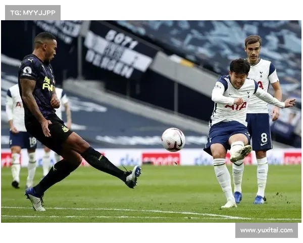 小卢卡斯为何长期坐在替补席背后的战术考量与竞争困境分析